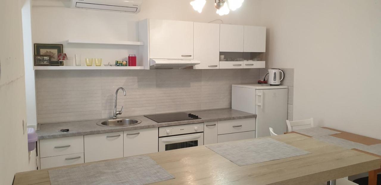 Ulica Dvori Narca 12 Apartment 4+2 Per. Башка Экстерьер фото